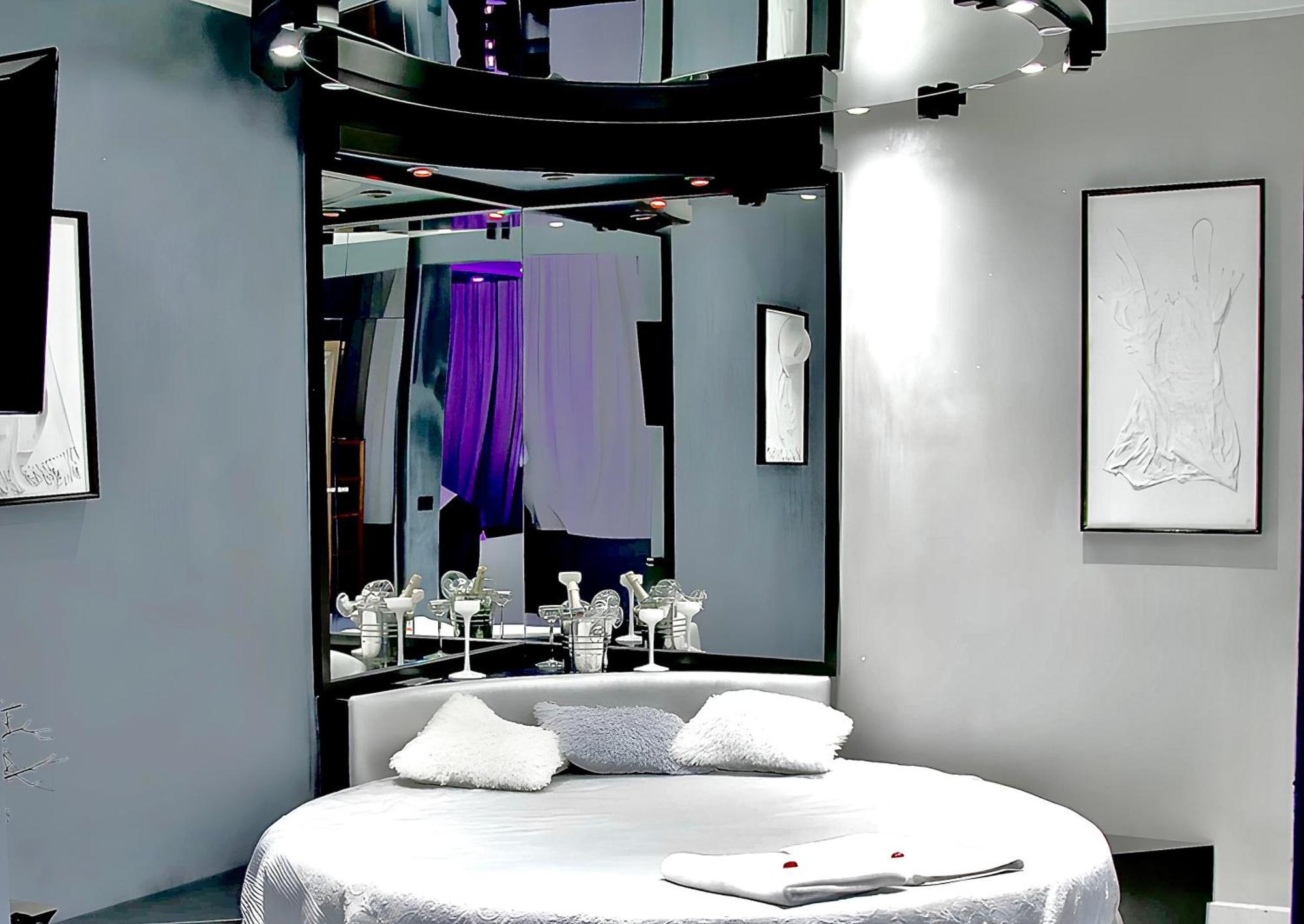 Luxury With And Free Parking Сasa de vacaciones *